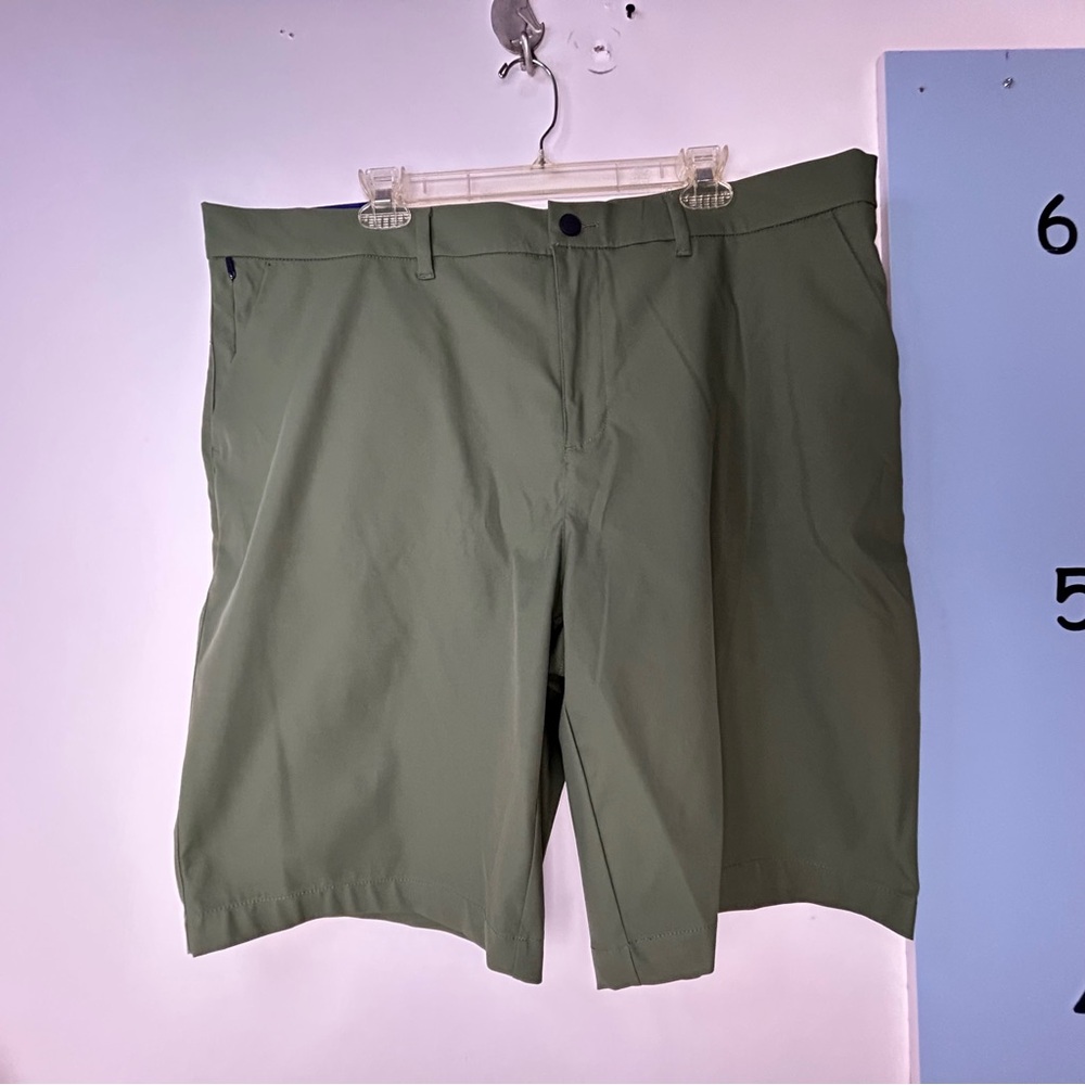 32 Degrees Cool Olive‎ Green Flat Front Golf Shorts Men's 40 NWT